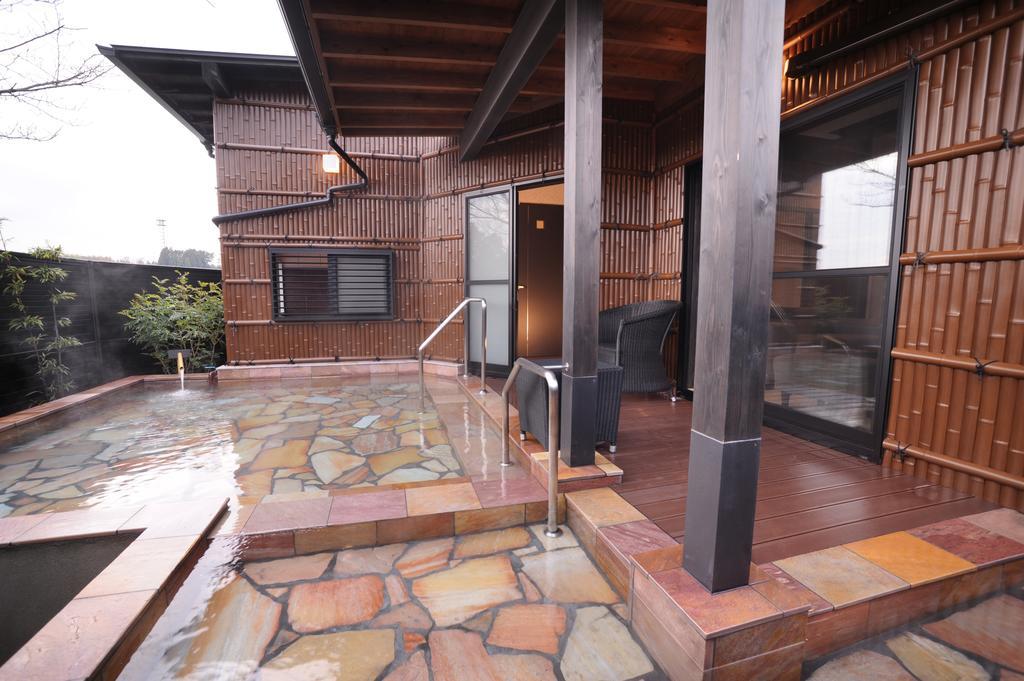 Uedaya Hotel Yamaga Buitenkant foto