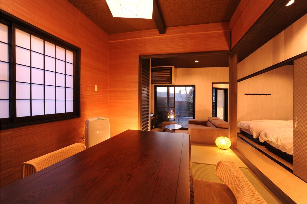 Uedaya Hotel Yamaga Buitenkant foto