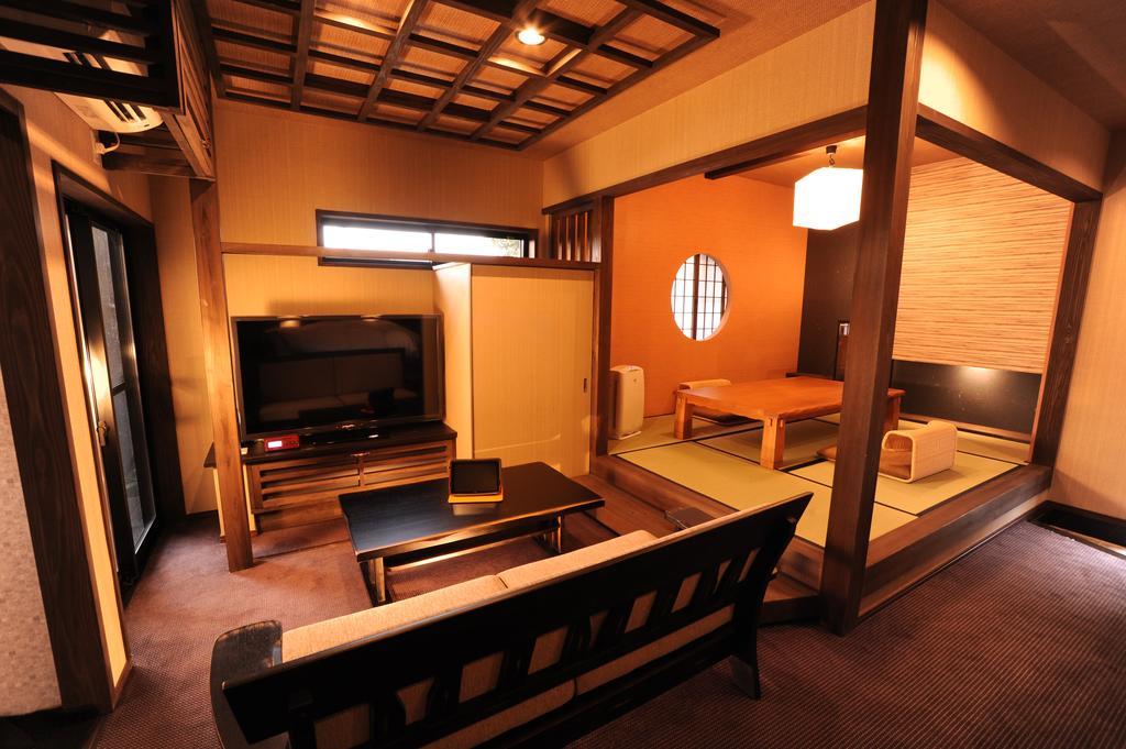 Uedaya Hotel Yamaga Buitenkant foto