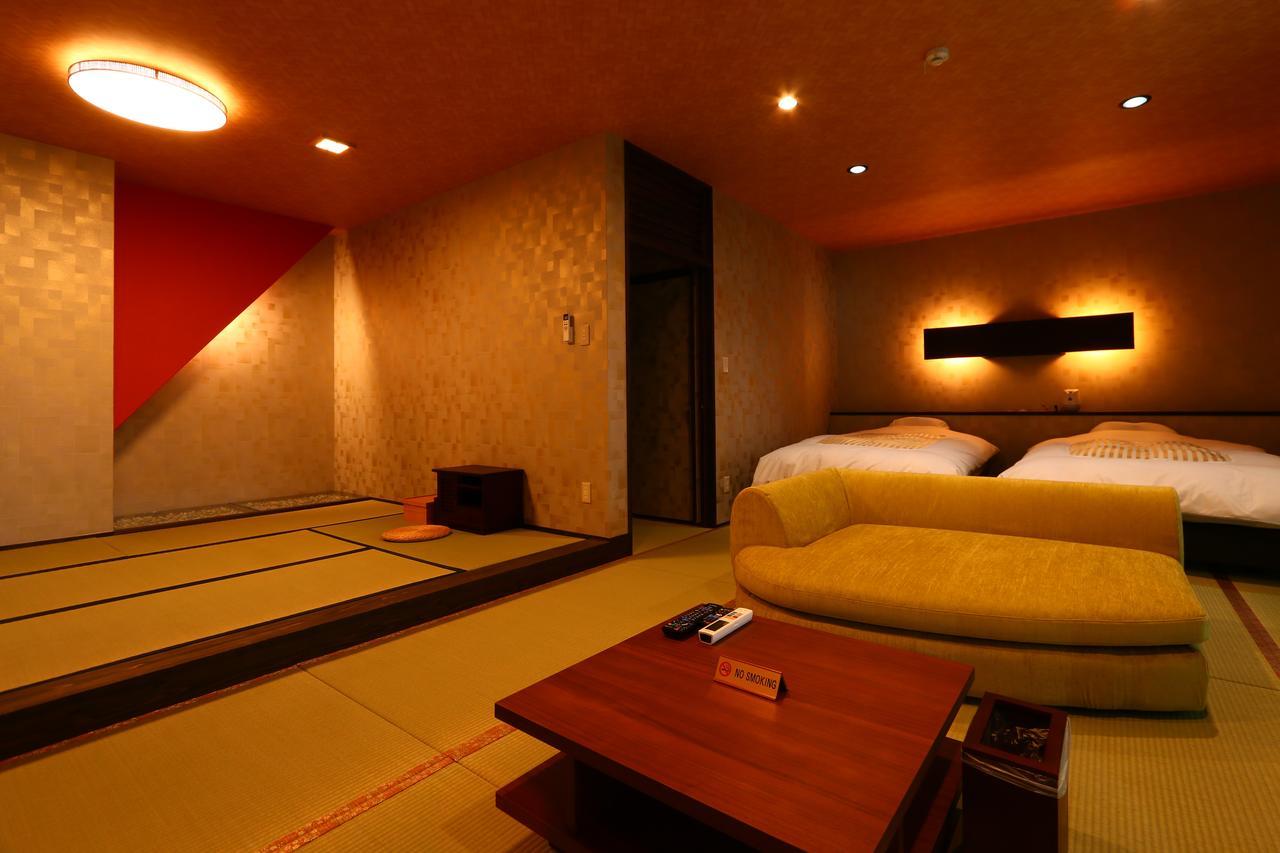 Uedaya Hotel Yamaga Buitenkant foto