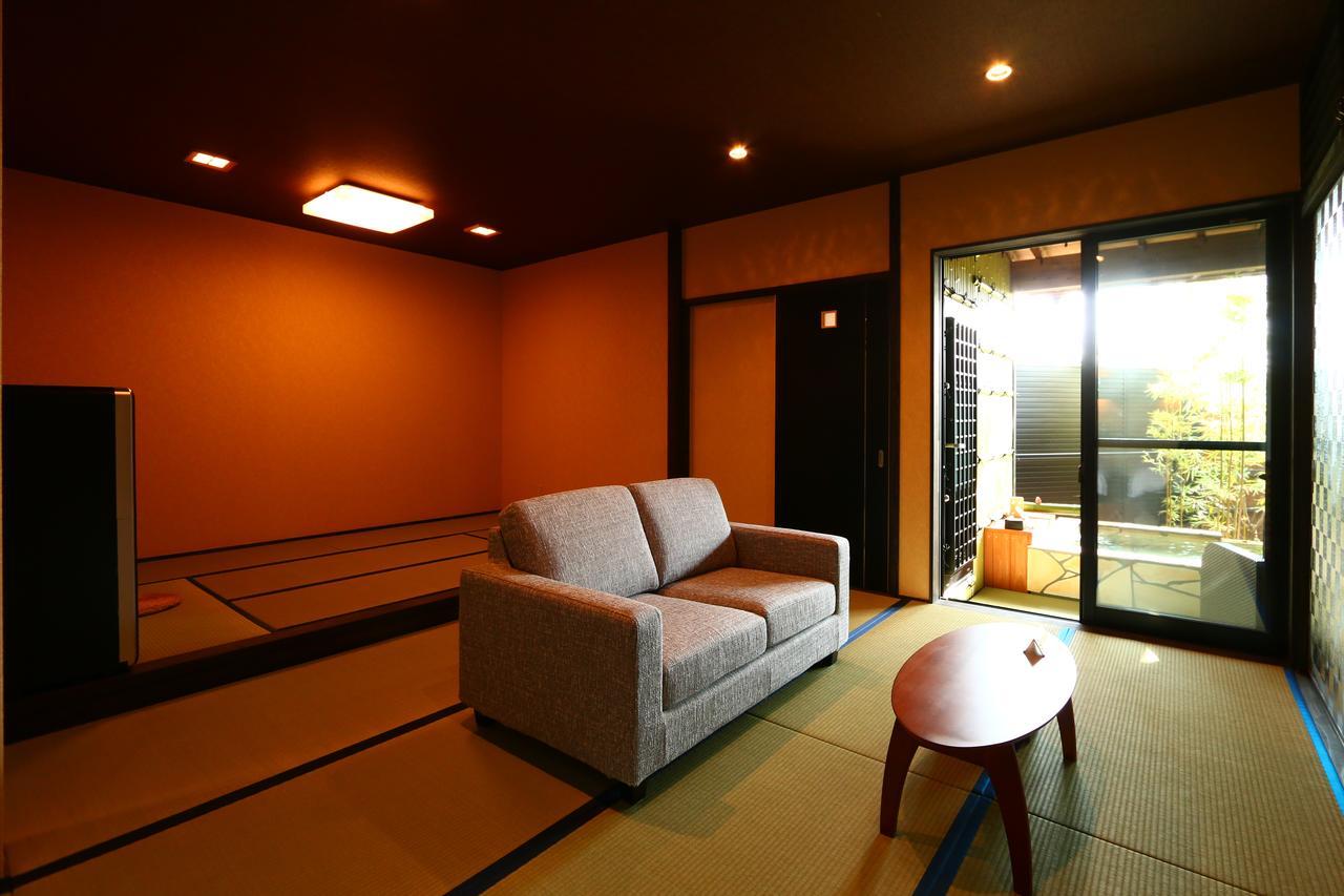 Uedaya Hotel Yamaga Buitenkant foto