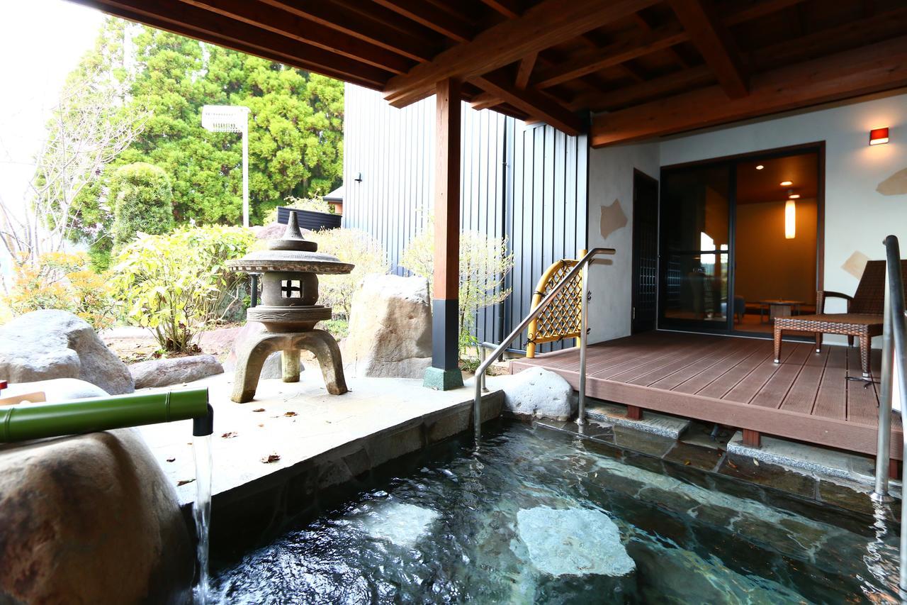 Uedaya Hotel Yamaga Buitenkant foto