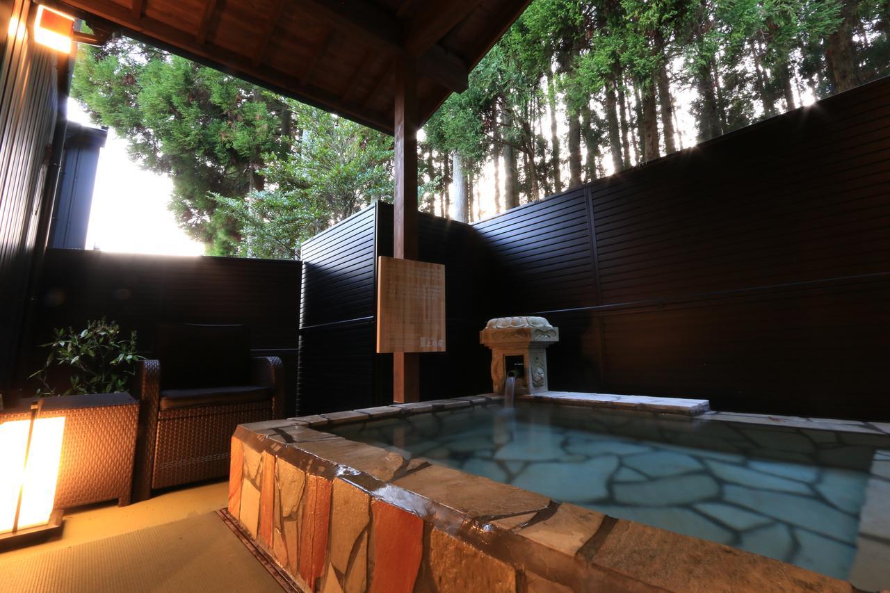 Uedaya Hotel Yamaga Buitenkant foto